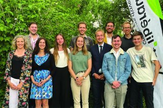 Les "Vert'libéraux" valaisans présenteront deux listes avec 14 candidat(e)s au conseil national (manquant·e·s sur la photo : Jean-Jacques Suter, Vanessa Rueber et Lucien Larhantec).